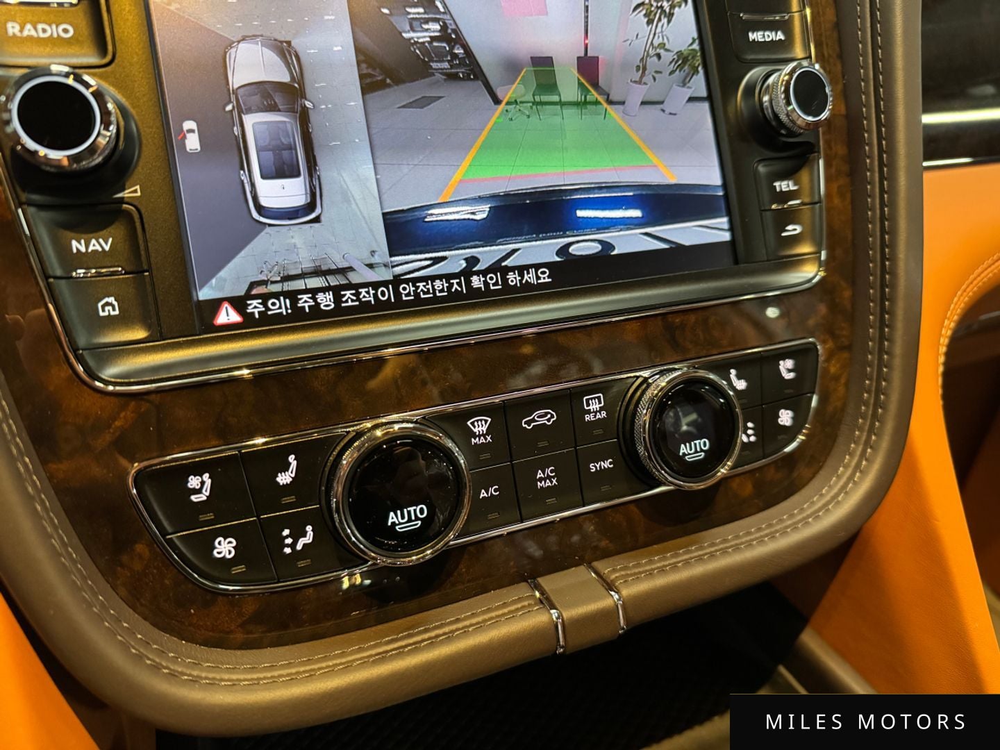 Bentley Bentayga 2020 — миниатюра 11