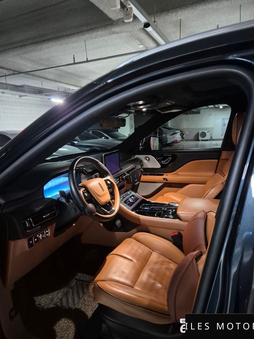 Lincoln Aviator 2022 — миниатюра 9
