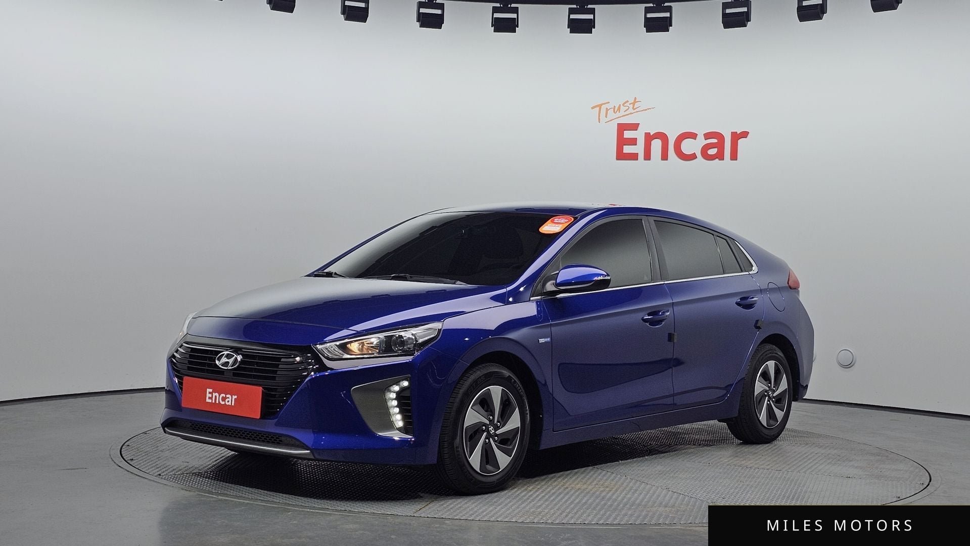Hyundai Ioniq 2019 — фото 1 из 12
