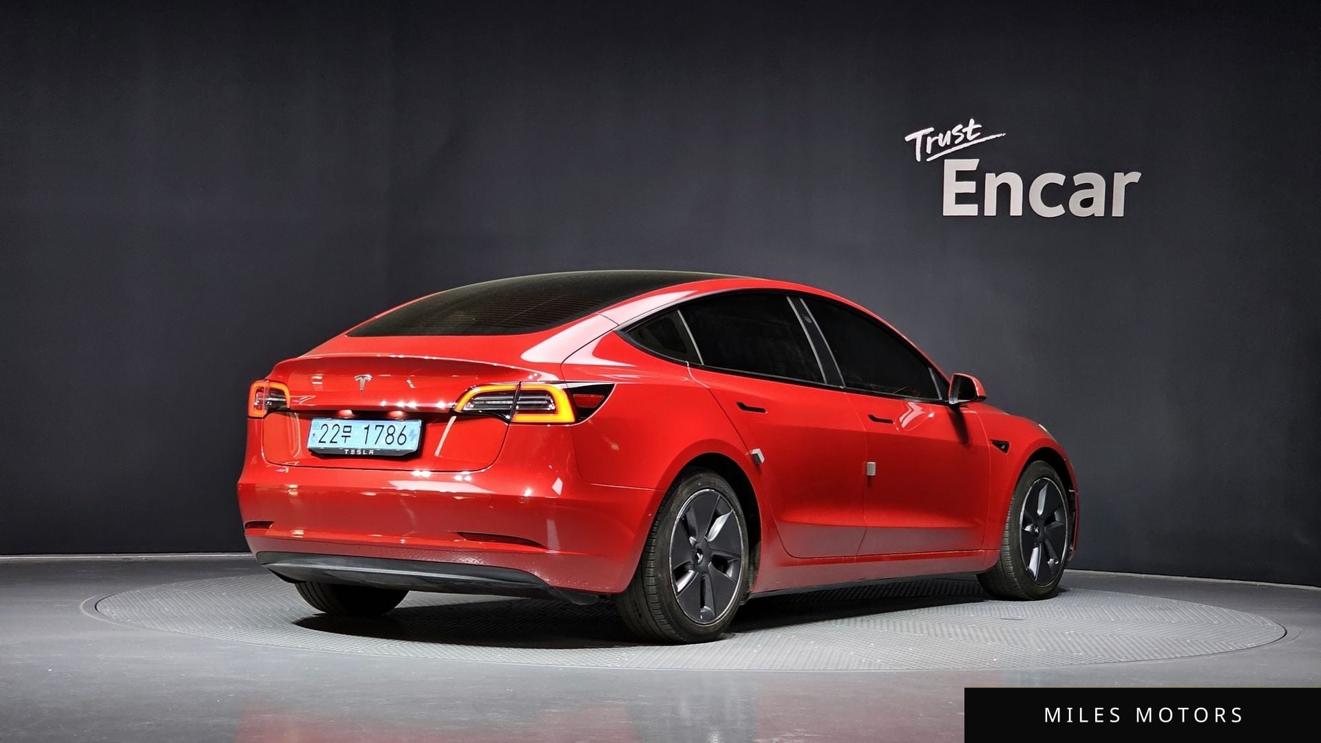Tesla Model 3 2021 — миниатюра 2