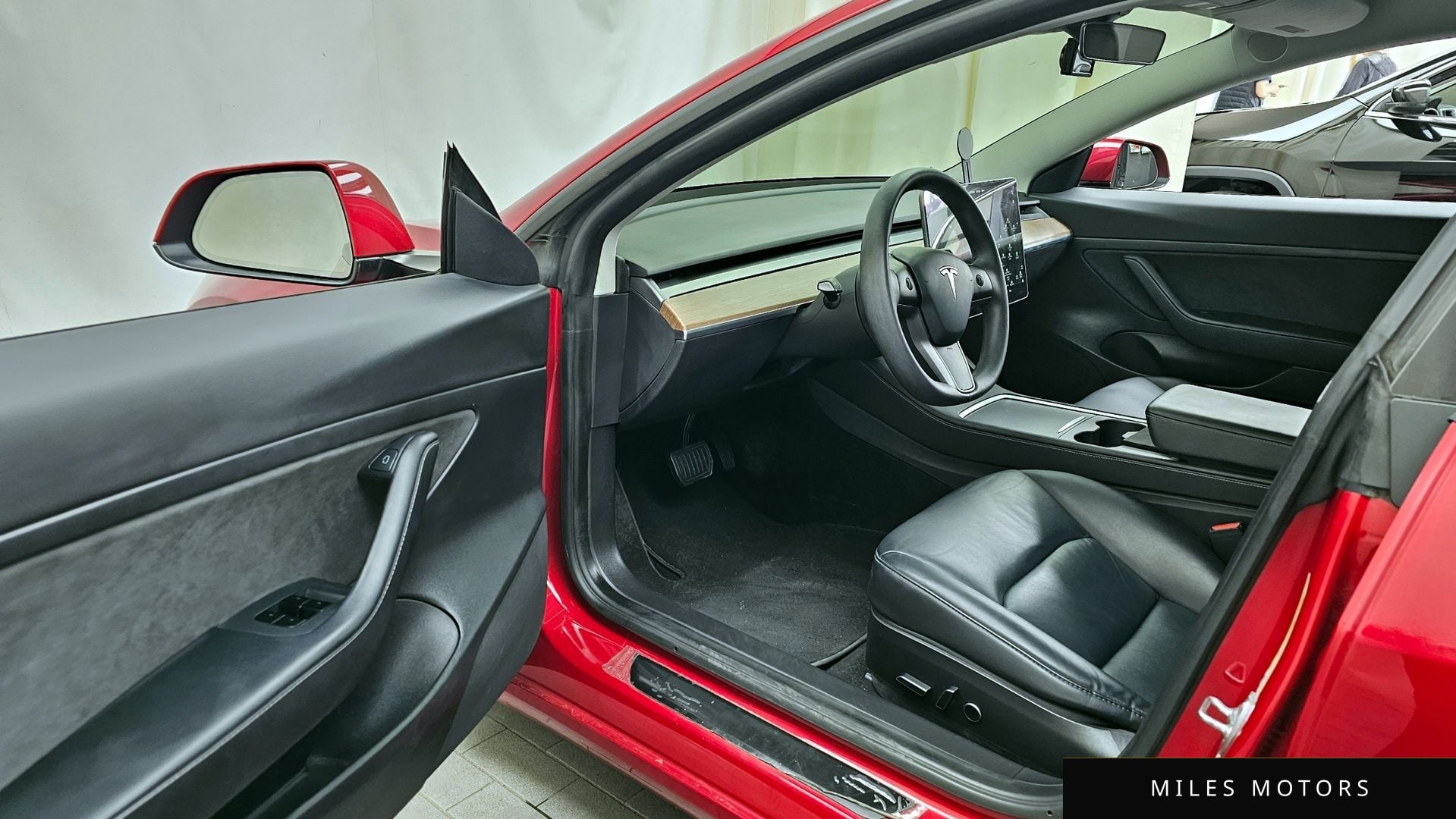 Tesla Model 3 2021 — миниатюра 10