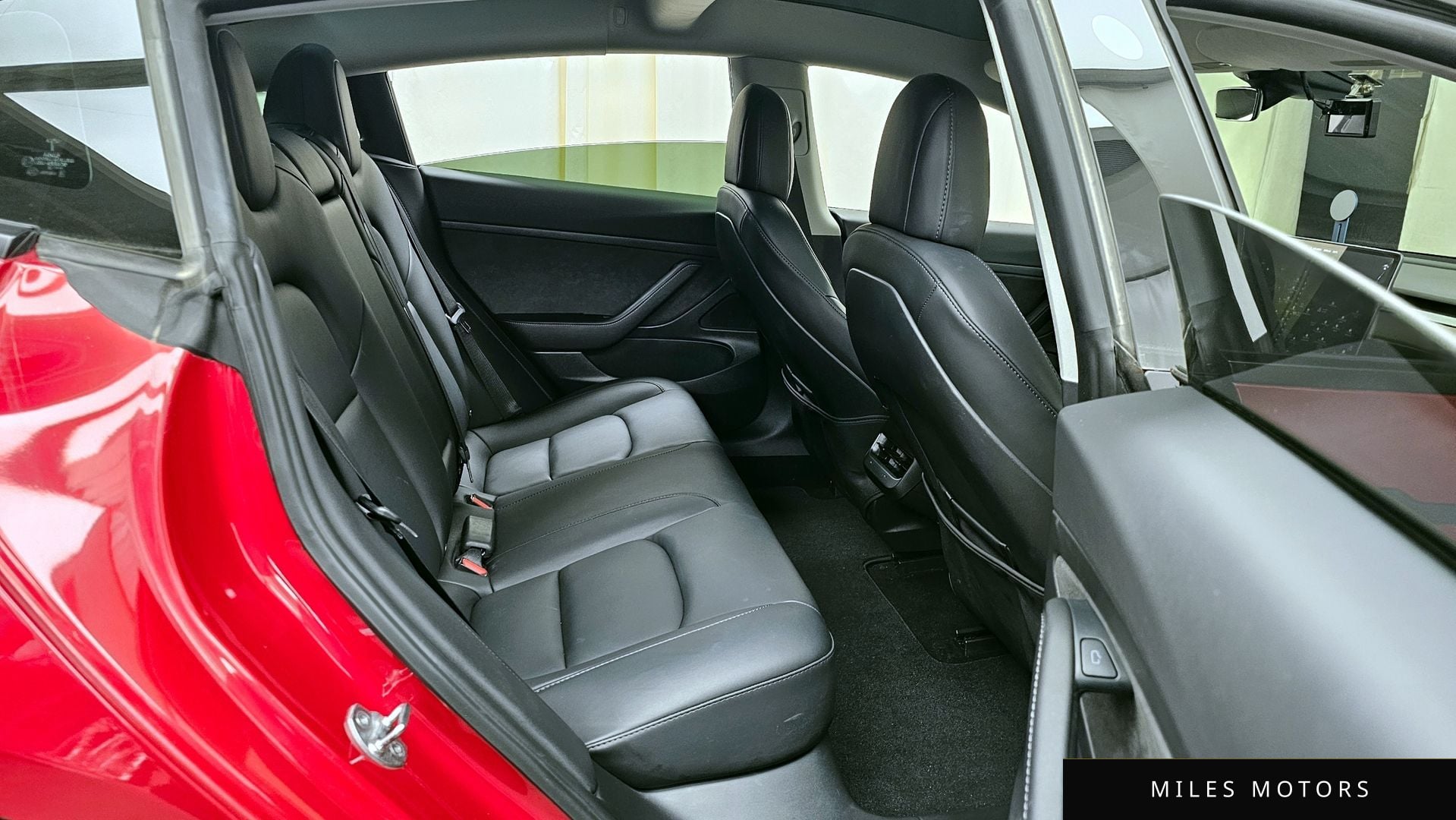 Tesla Model 3 2021 — миниатюра 12