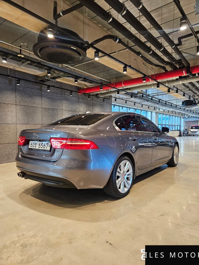 Jaguar XE 2016 — миниатюра 5
