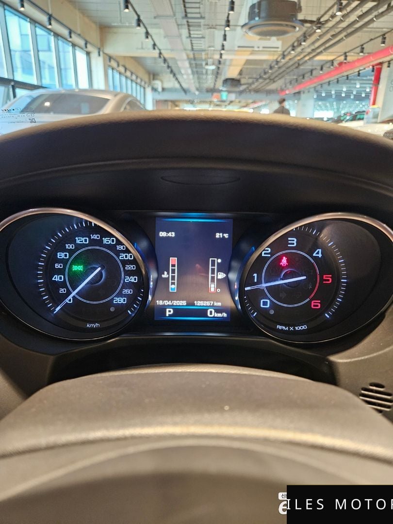 Jaguar XE 2016 — миниатюра 10
