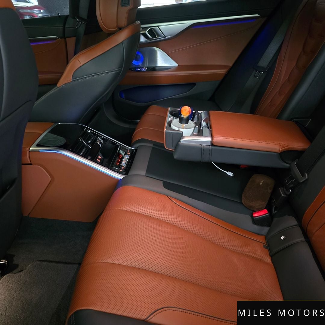 BMW 8 Series (G15) 2024 — миниатюра 10