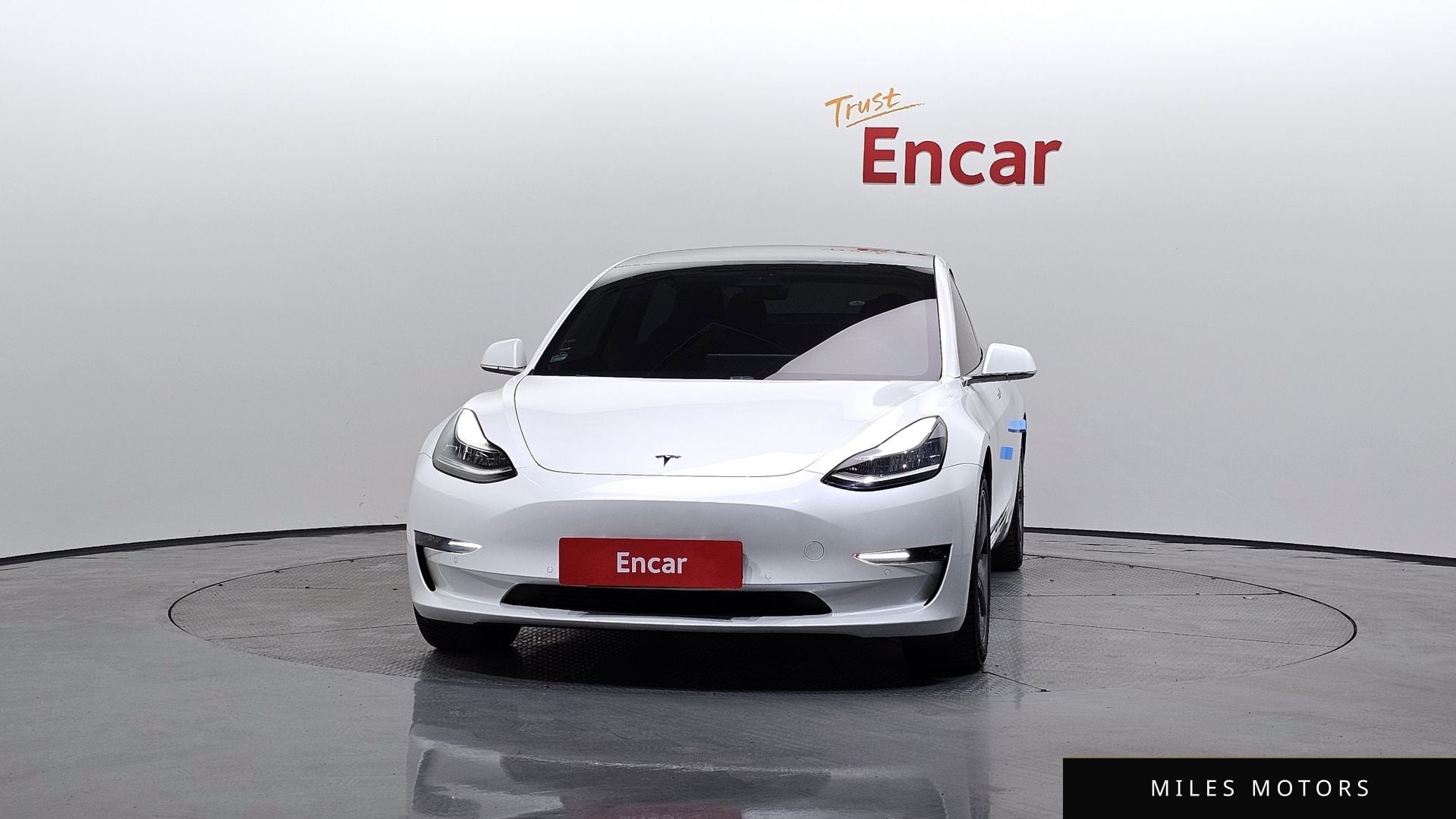 Tesla Model 3 2020 — миниатюра 3