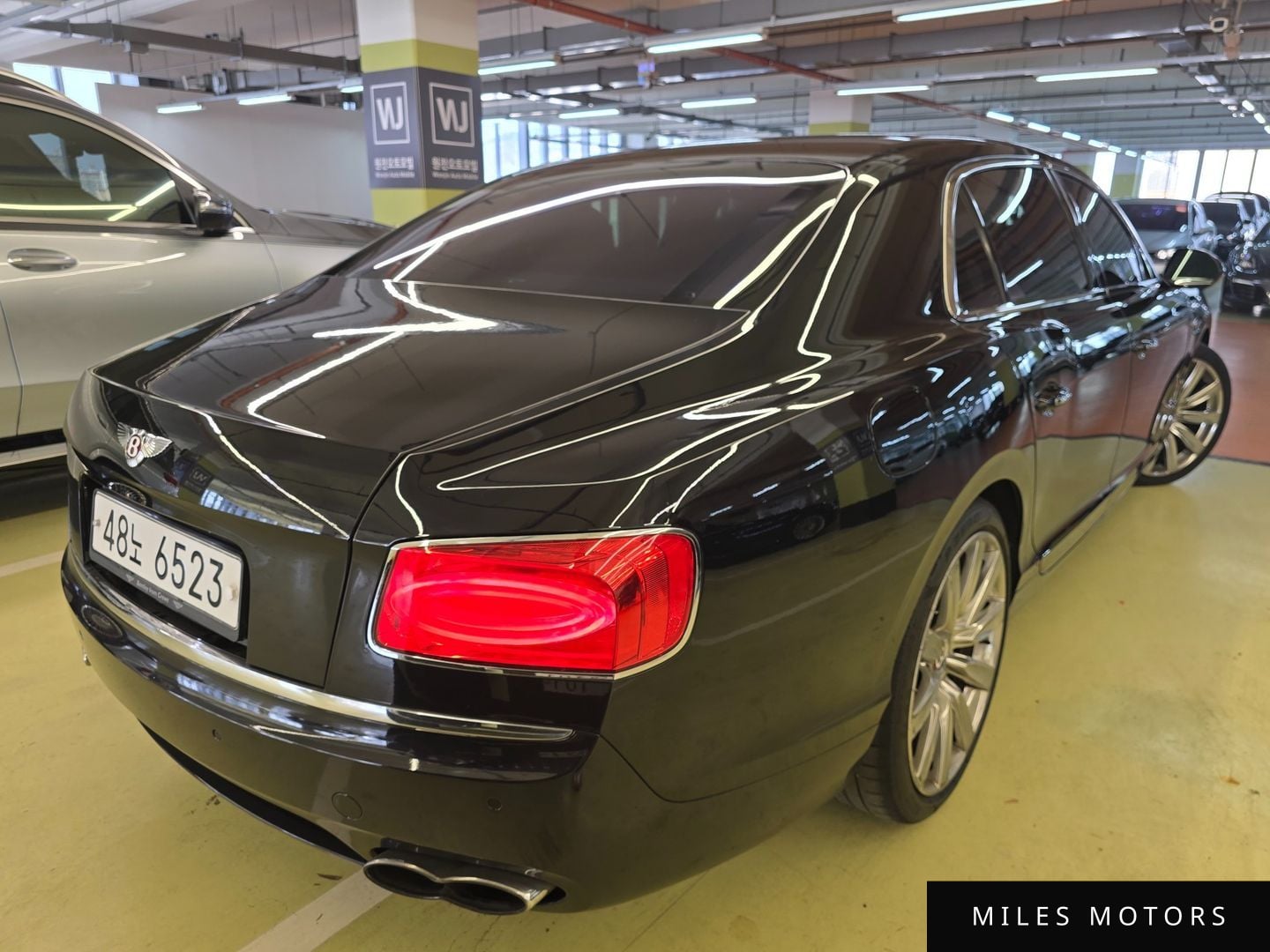 Bentley Flying Spur 2018 — миниатюра 2