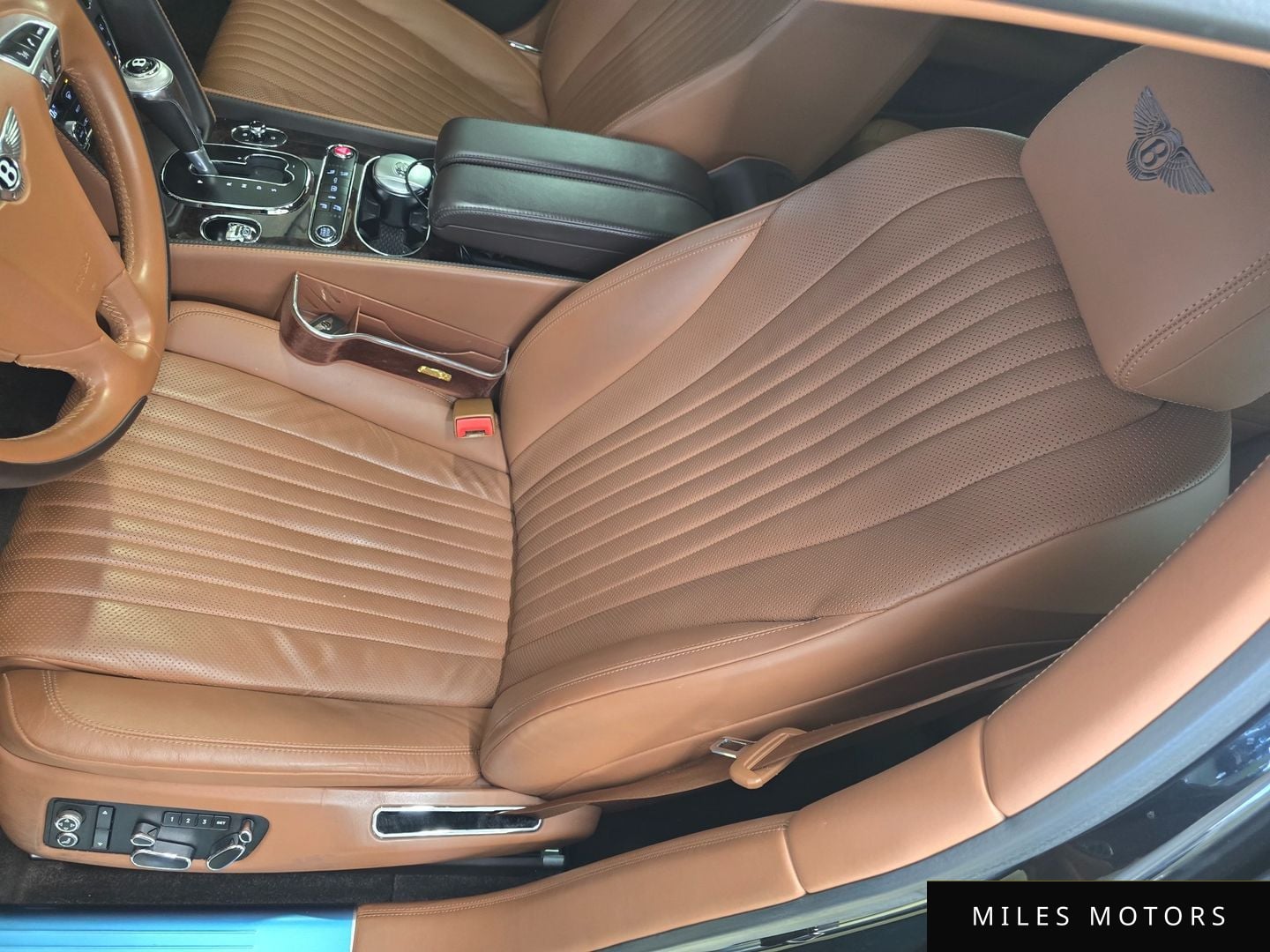 Bentley Flying Spur 2018 — миниатюра 6