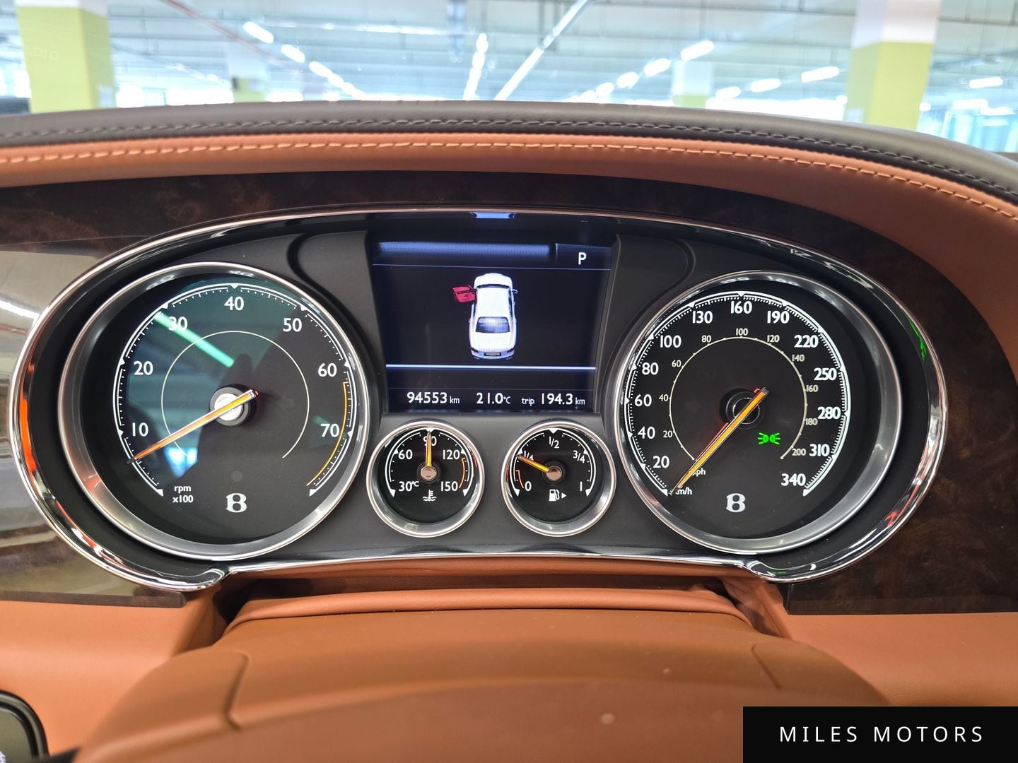 Bentley Flying Spur 2018 — миниатюра 7