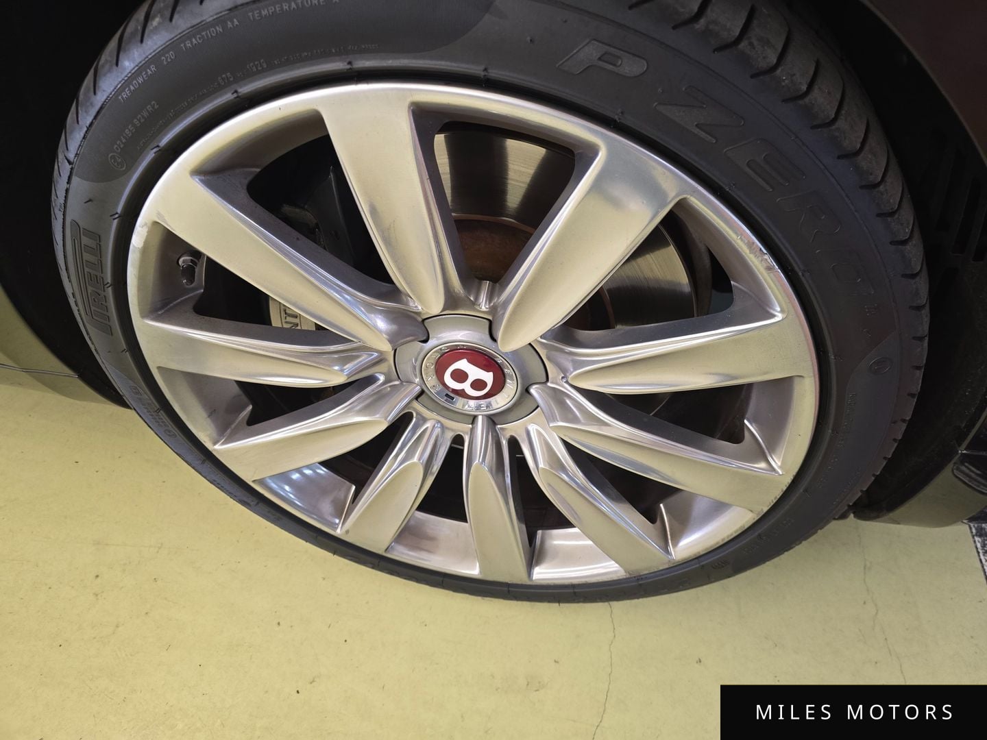 Bentley Flying Spur 2018 — миниатюра 8