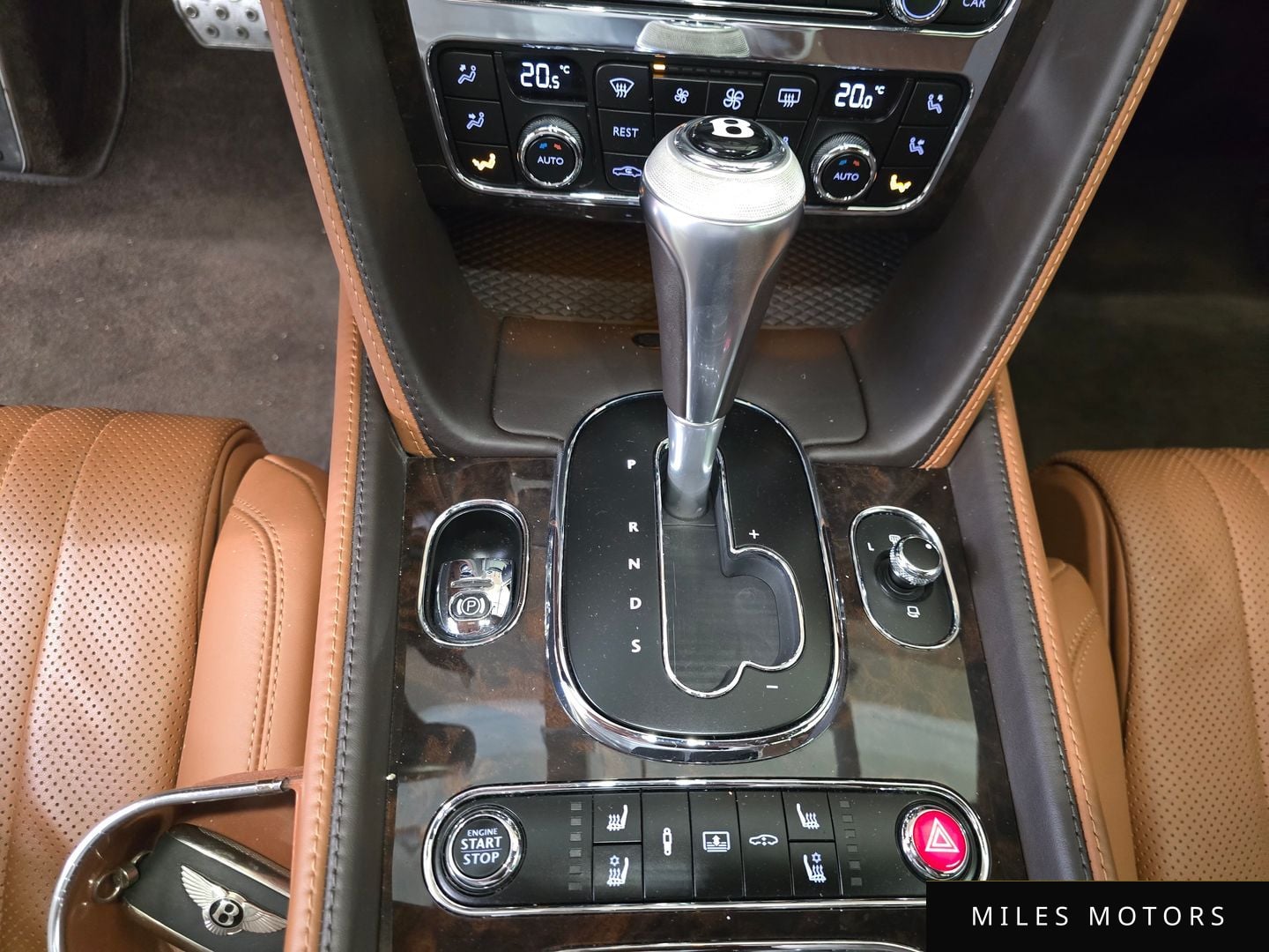 Bentley Flying Spur 2018 — миниатюра 11