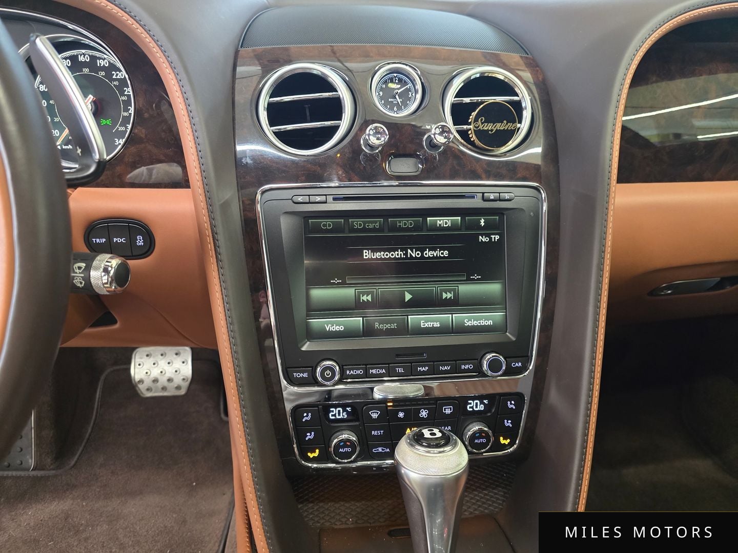 Bentley Flying Spur 2018 — миниатюра 12