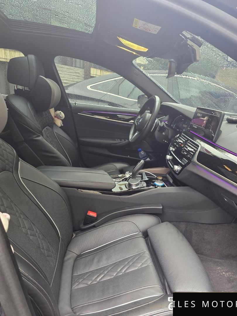 BMW 5 Series (G30) 2023 — миниатюра 5