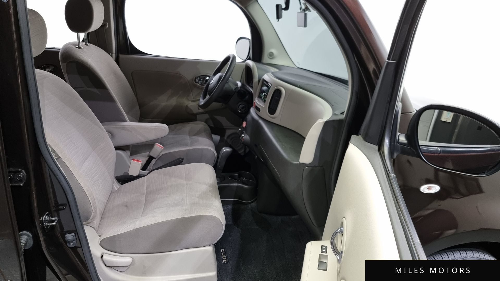 Nissan Cube 2011 — миниатюра 10