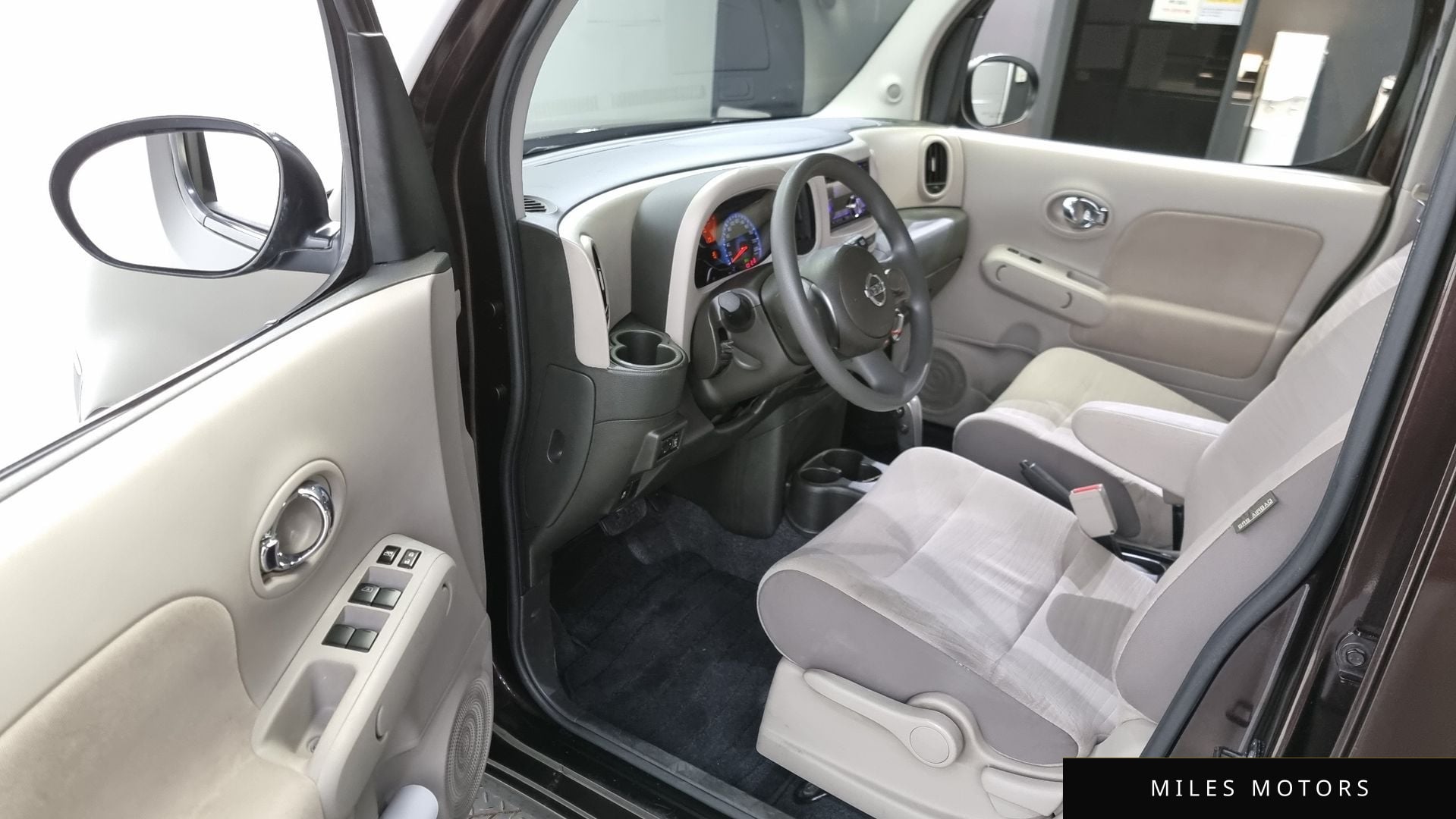 Nissan Cube 2011 — миниатюра 11