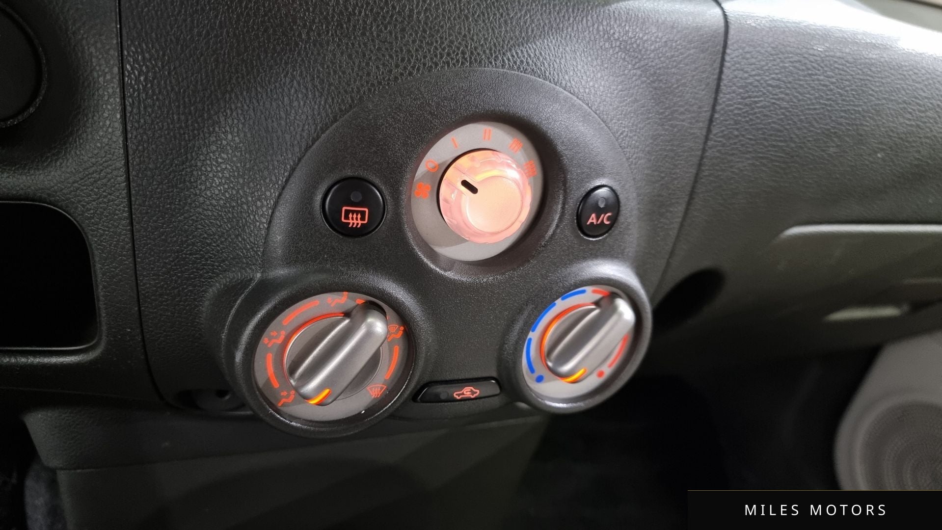 Nissan Cube 2011 — миниатюра 16