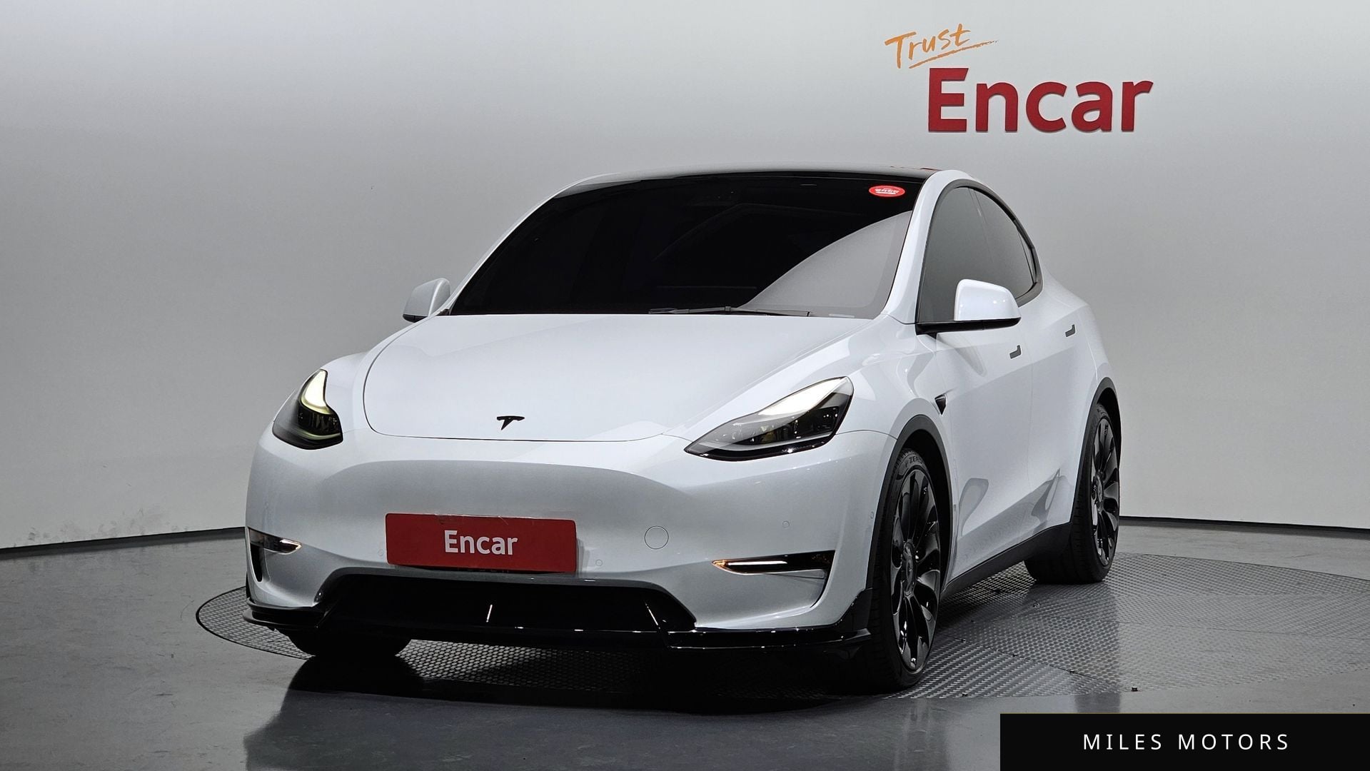 Tesla Model Y 2021 — фото 1 из 12