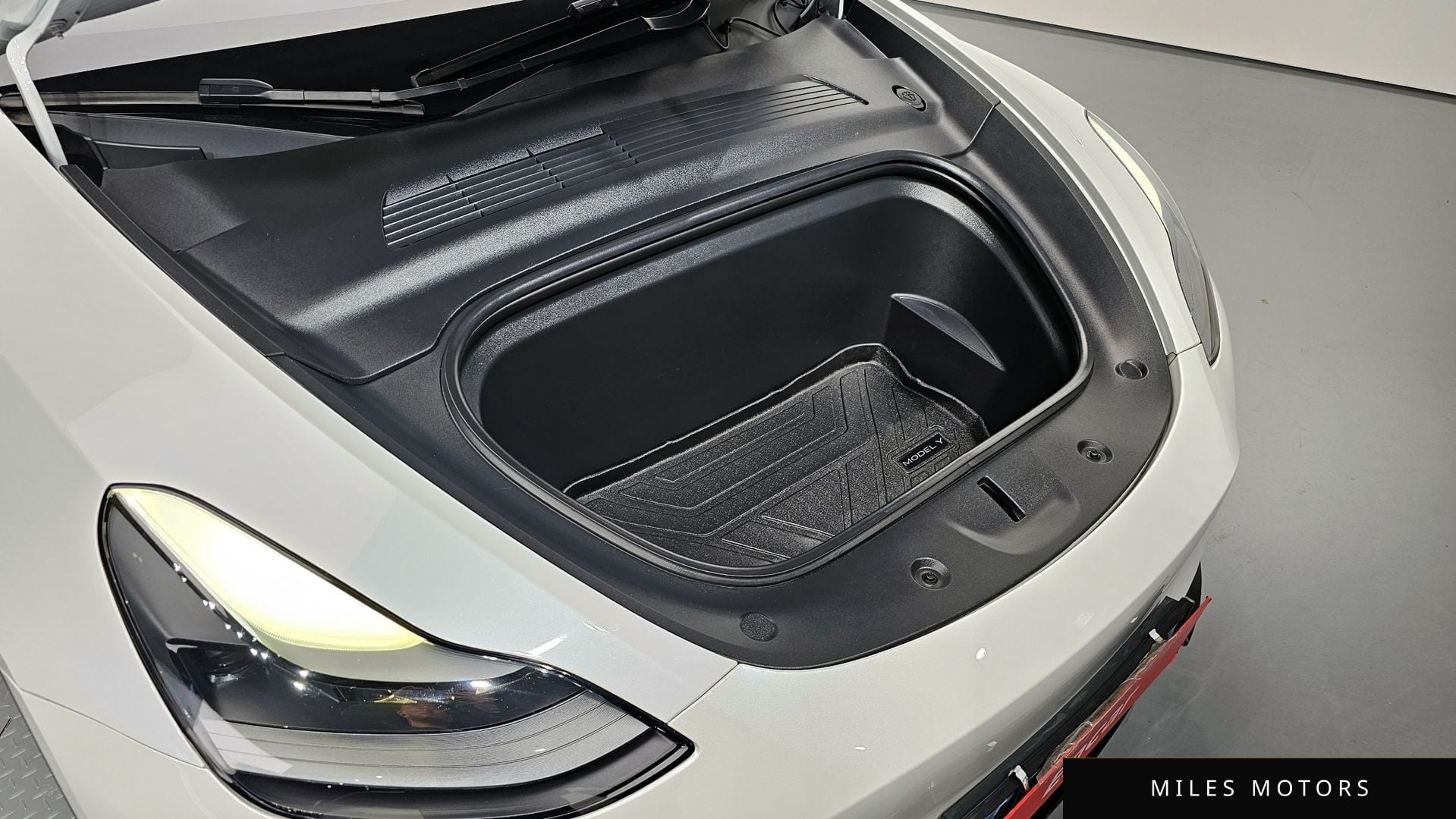 Tesla Model Y 2021 — миниатюра 6