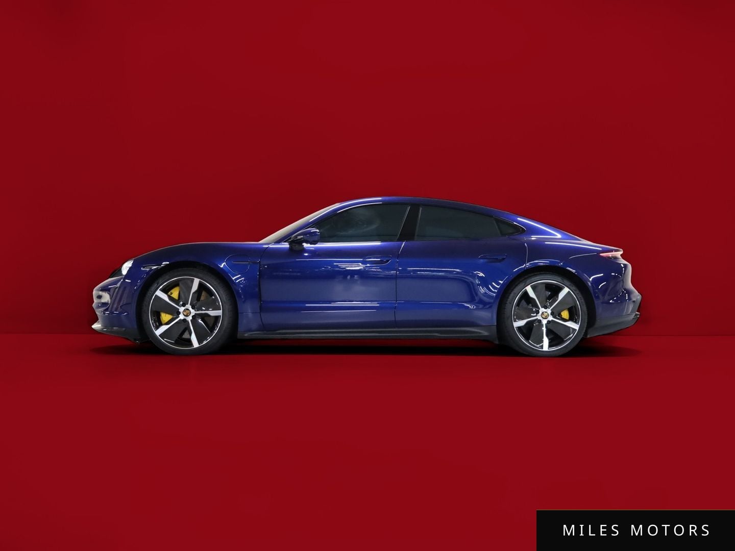 Porsche Taycan 2021 — фото 1 из 12