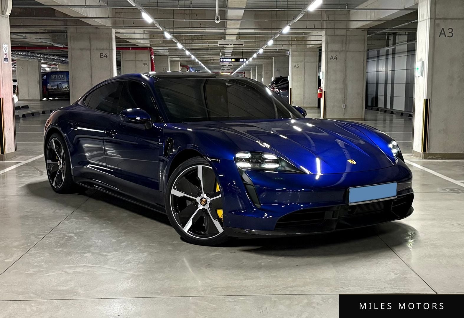 Porsche Taycan 2021 — миниатюра 2