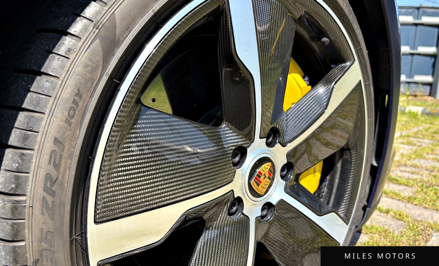 Porsche Taycan 2021 — миниатюра 7