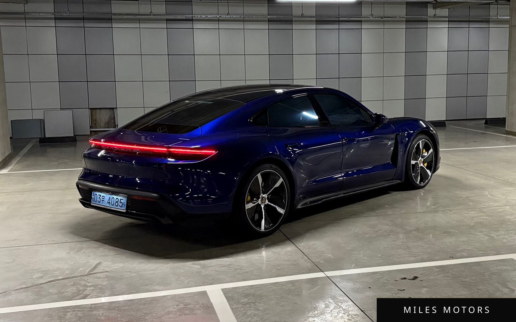 Porsche Taycan 2021 — миниатюра 8