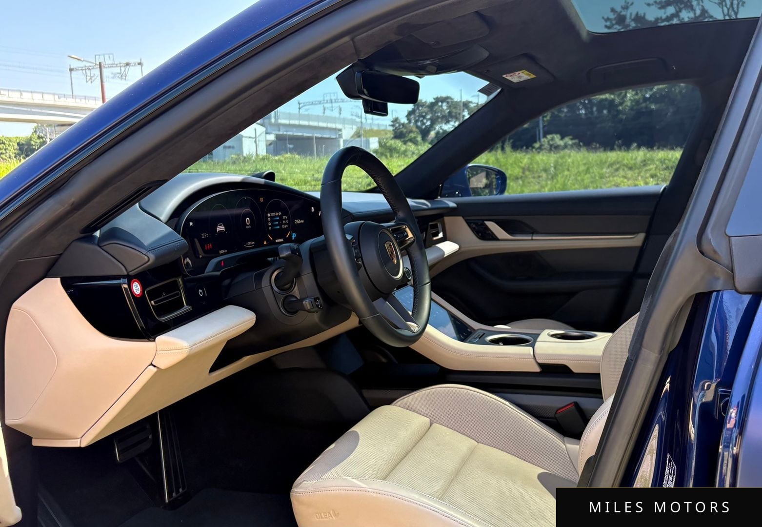 Porsche Taycan 2021 — миниатюра 10