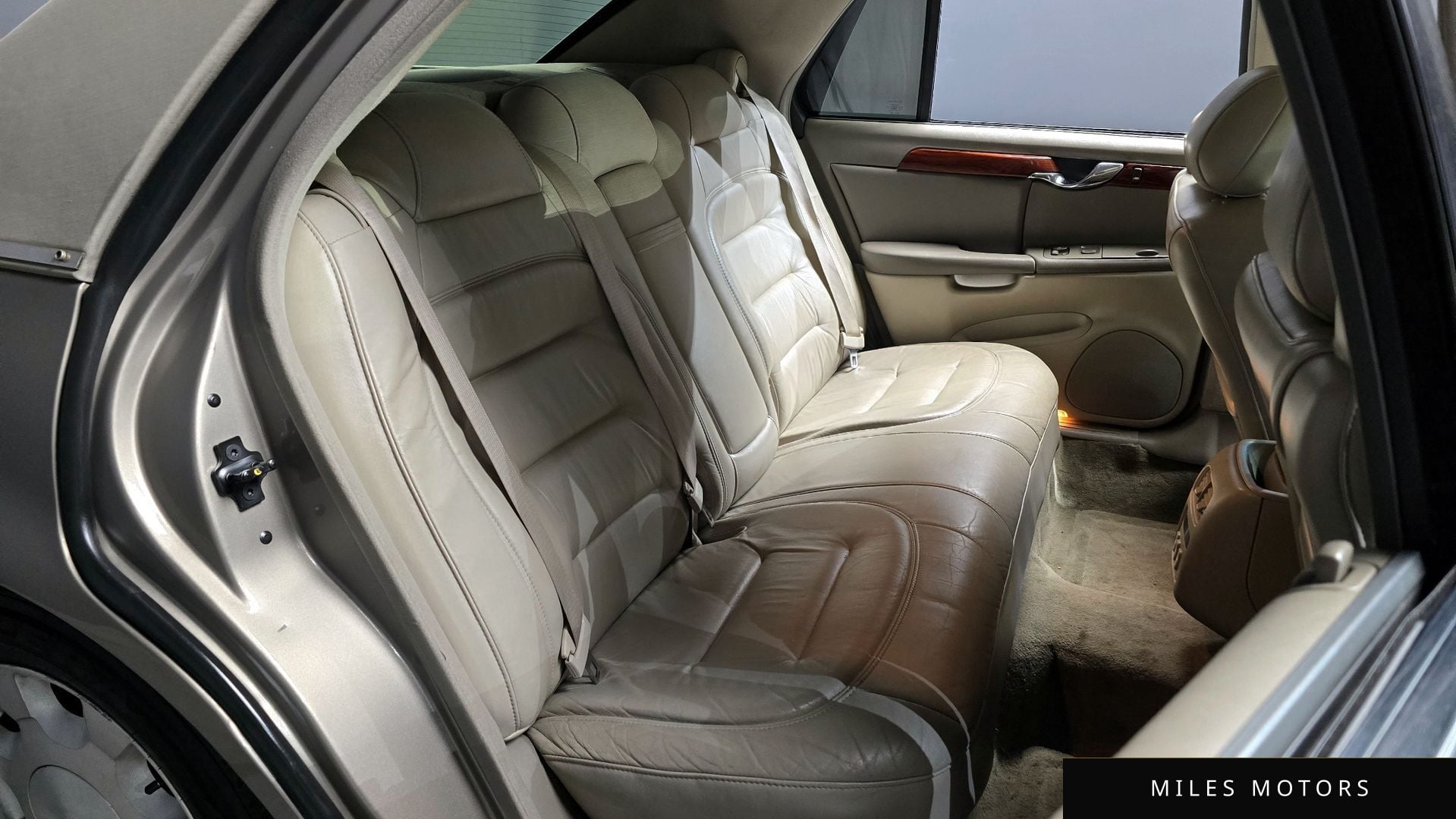Cadillac DeVille 2001 — миниатюра 12