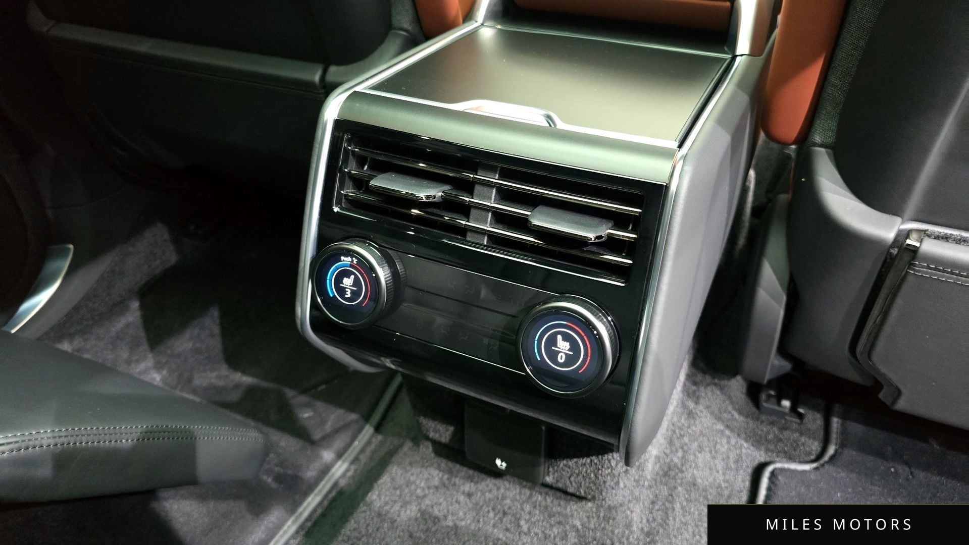 Land Rover Range Rover 2024 — миниатюра 18