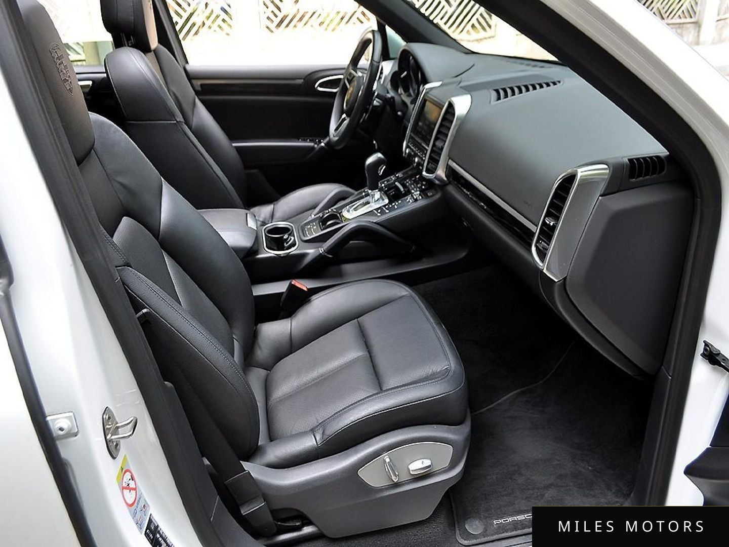 Porsche Cayenne 2015 — миниатюра 12