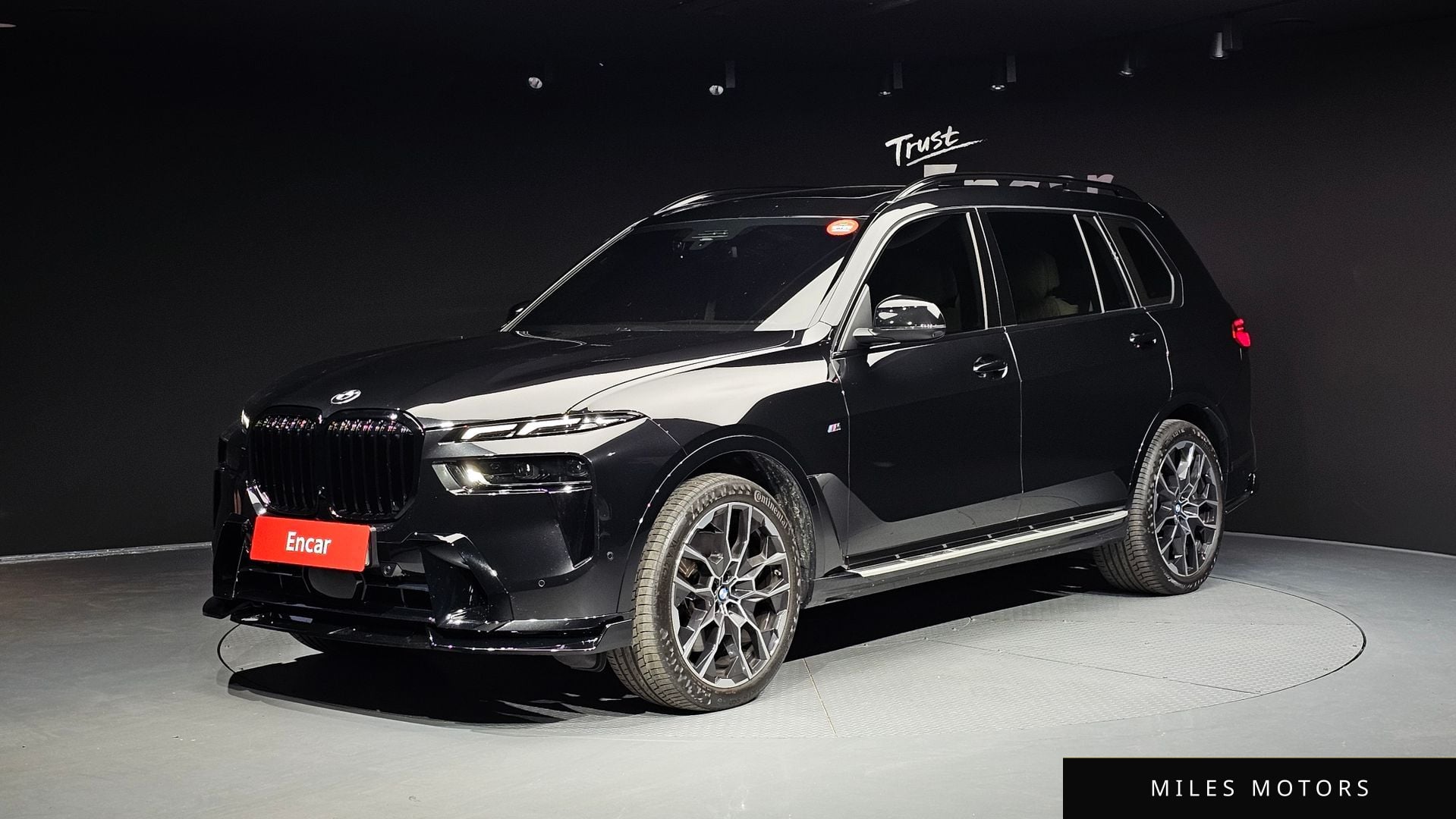 BMW X7 (G07) 2023 — фото 1 из 12
