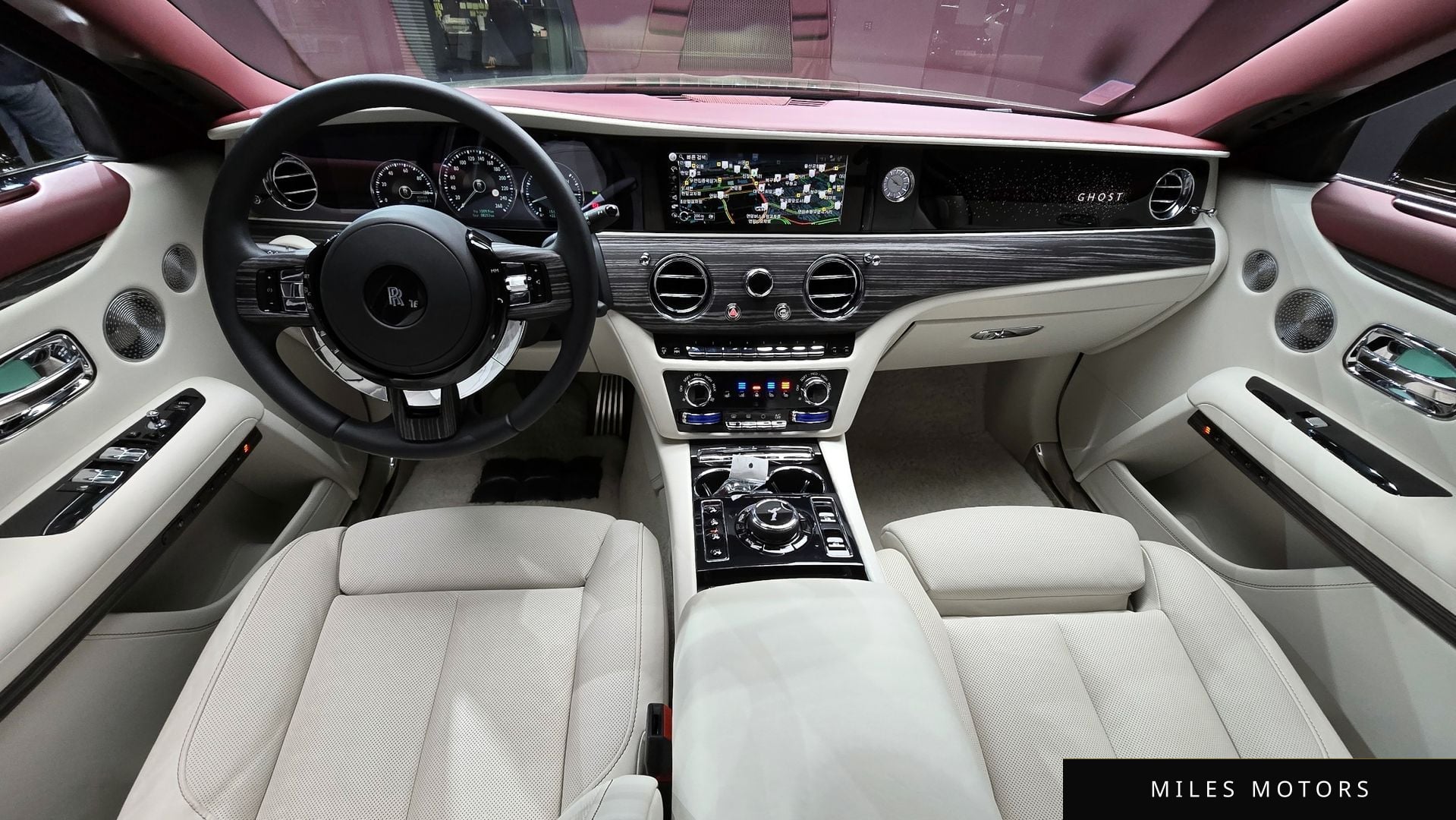 Rolls-Royce 고스트 2023 — миниатюра 7