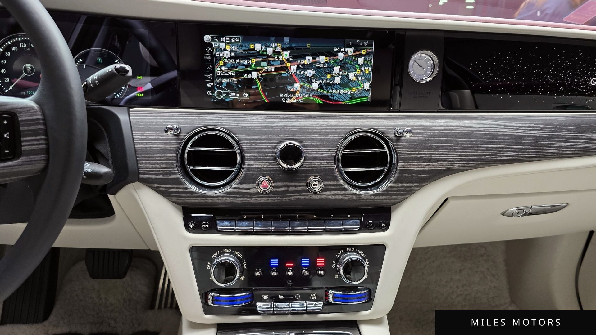 Rolls-Royce 고스트 2023 — миниатюра 14