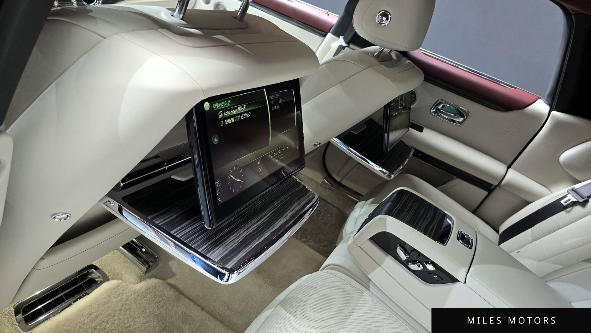 Rolls-Royce 고스트 2023 — миниатюра 18