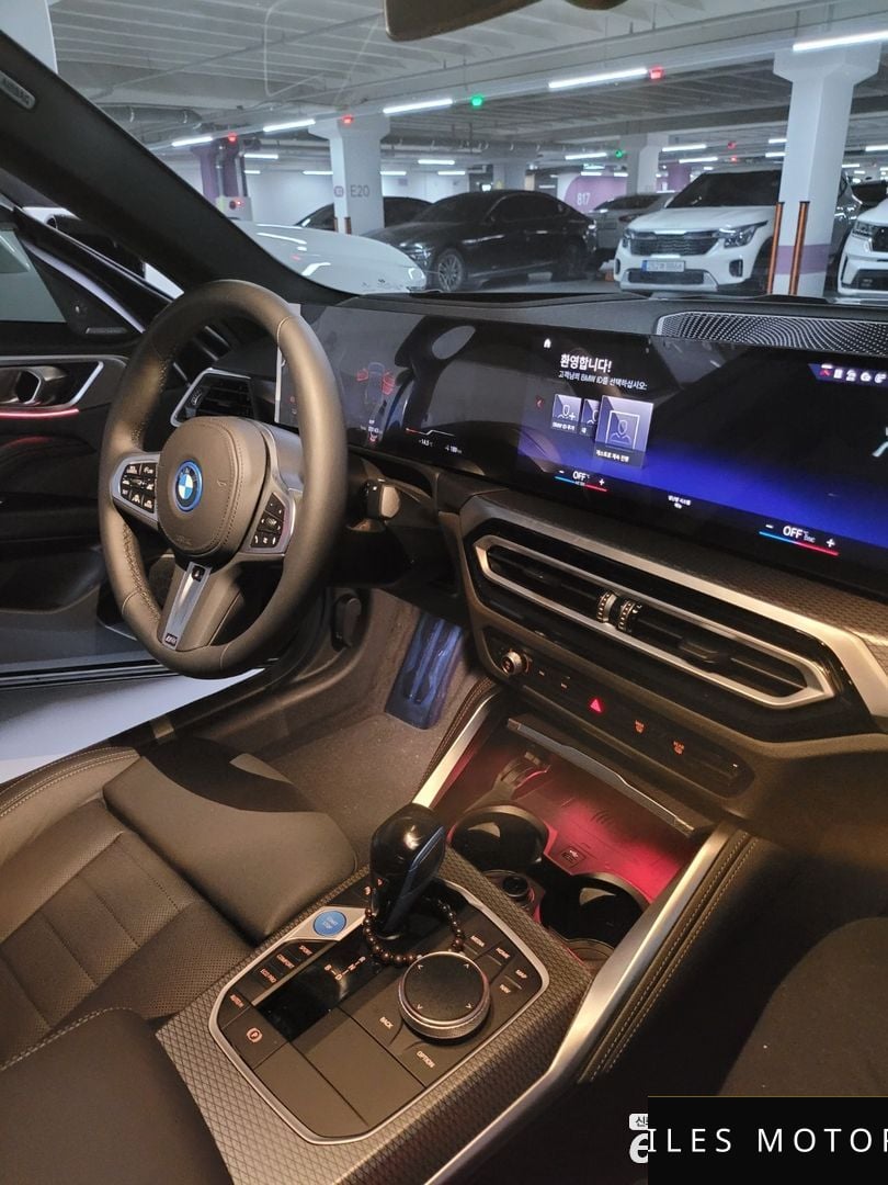 BMW i4 2023 — миниатюра 8