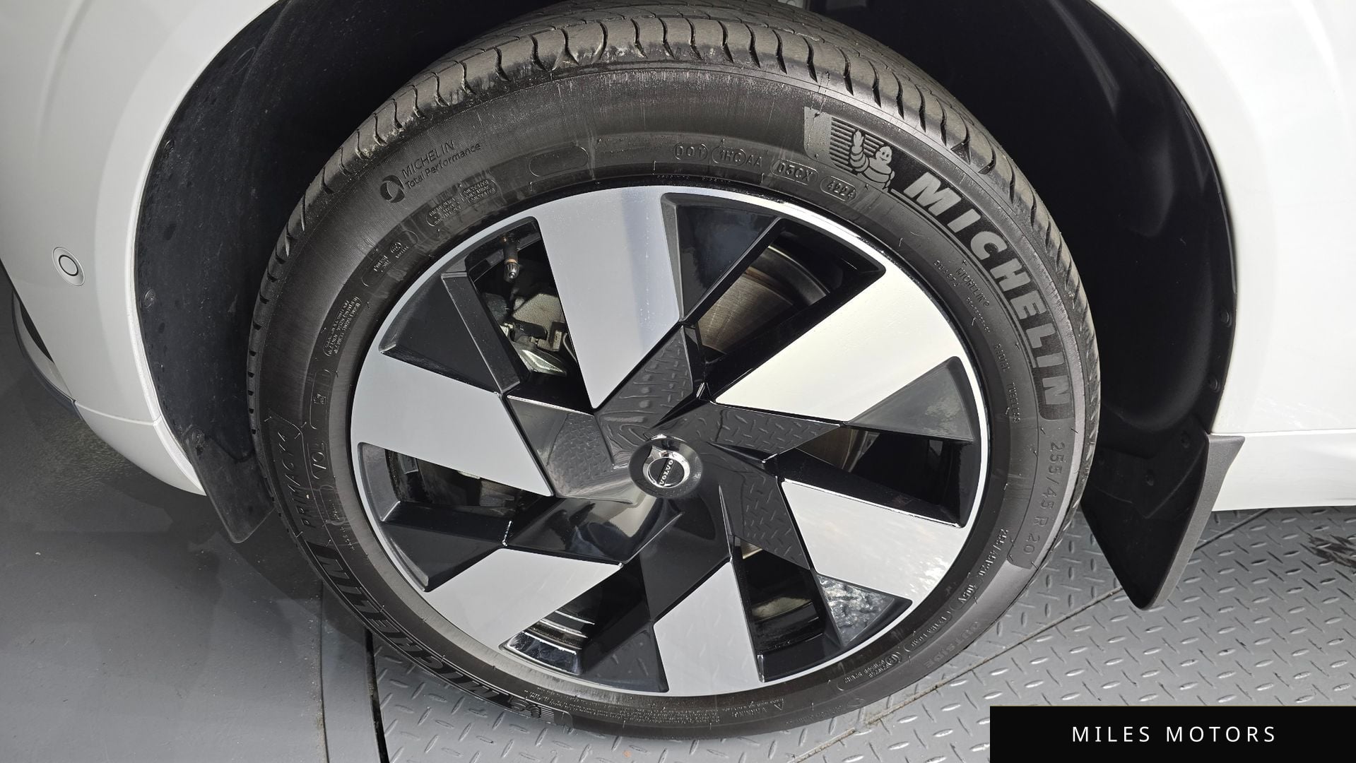 Volvo XC60 2025 — миниатюра 5