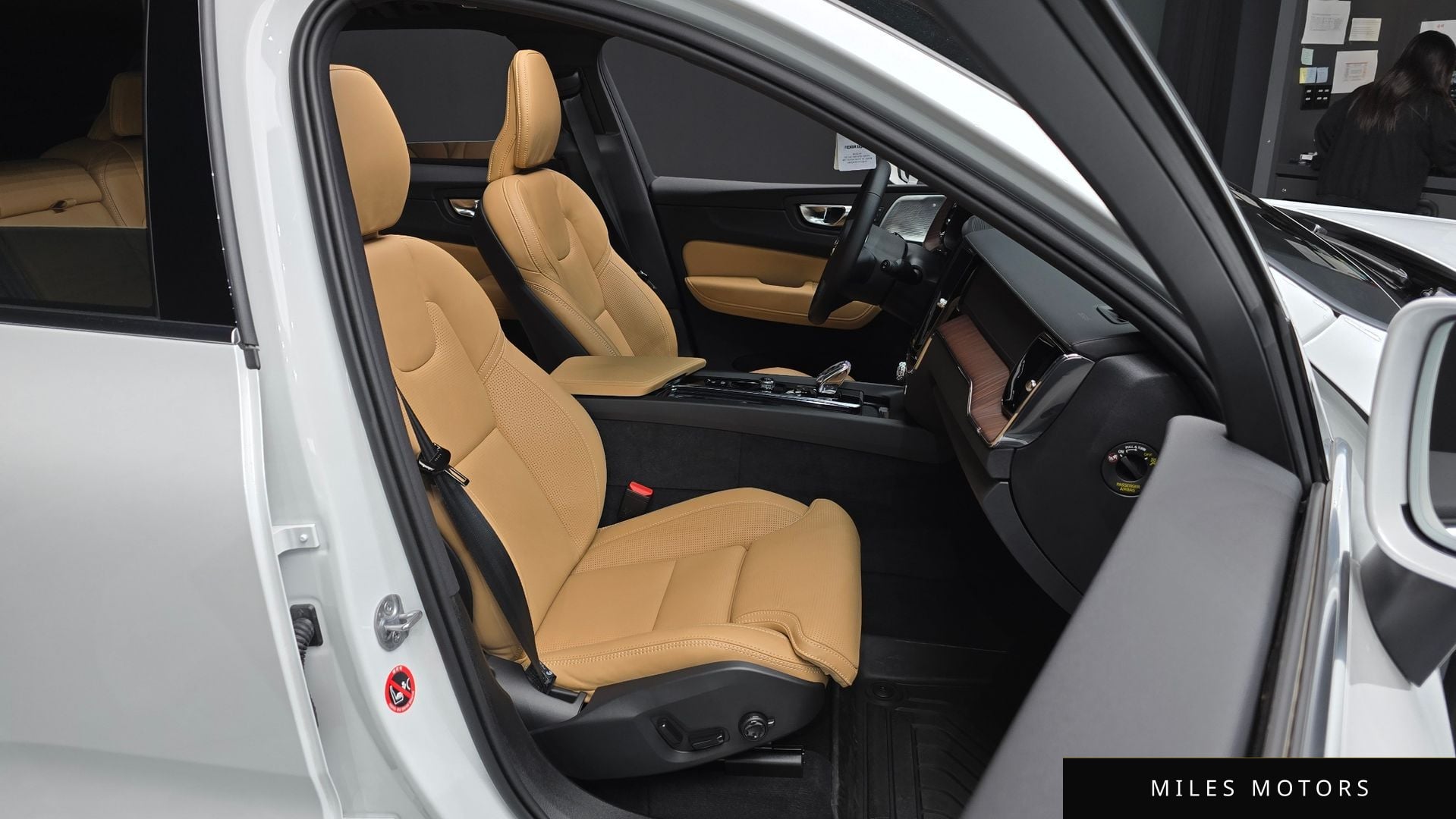 Volvo XC60 2025 — миниатюра 12