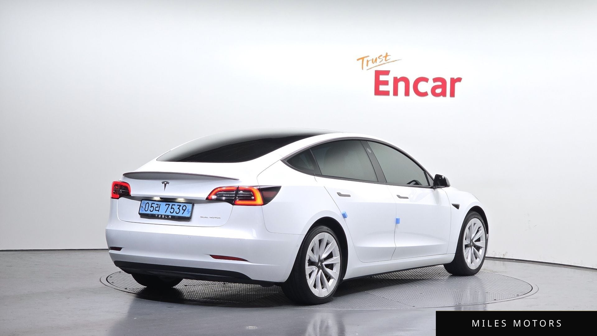 Tesla Model 3 2021 — миниатюра 2