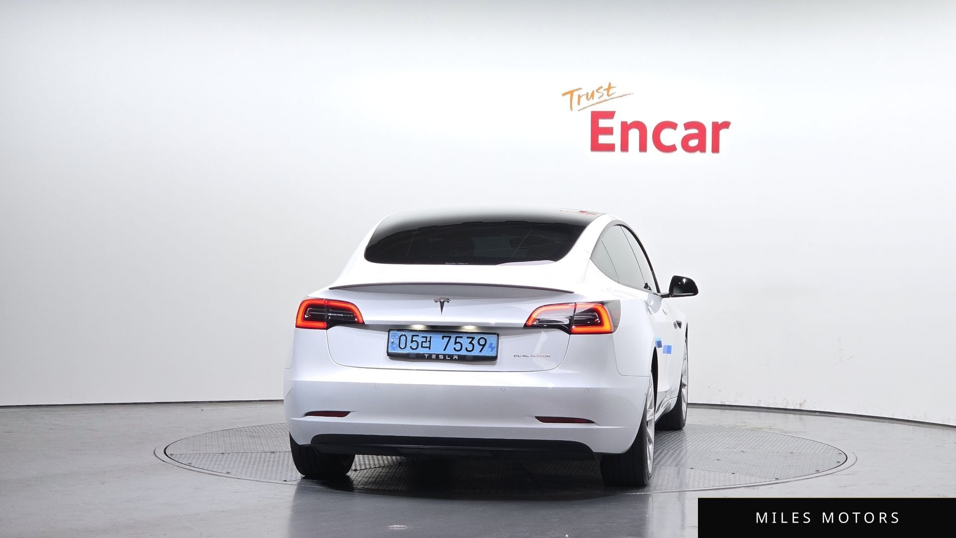 Tesla Model 3 2021 — миниатюра 4