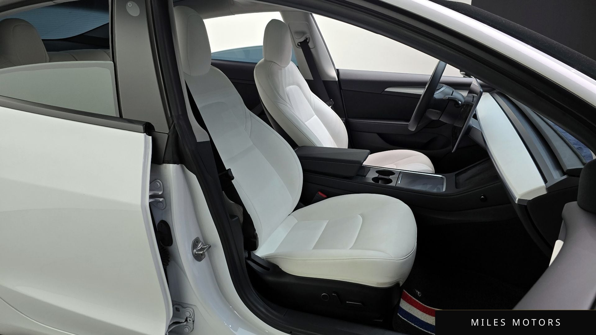 Tesla Model 3 2021 — миниатюра 12