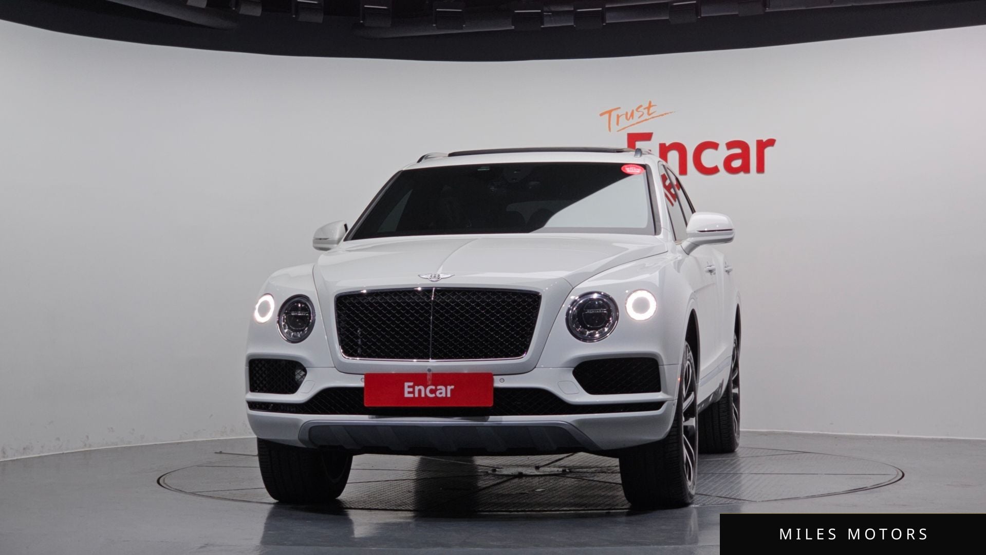 Bentley Bentayga 2019 — миниатюра 3