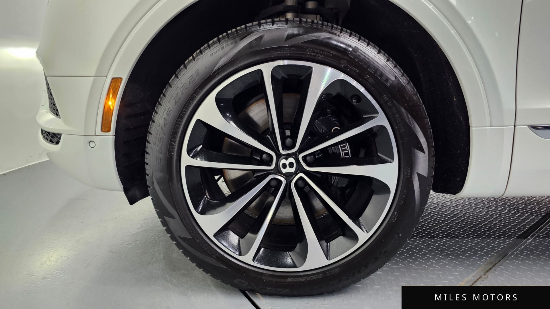 Bentley Bentayga 2019 — миниатюра 5