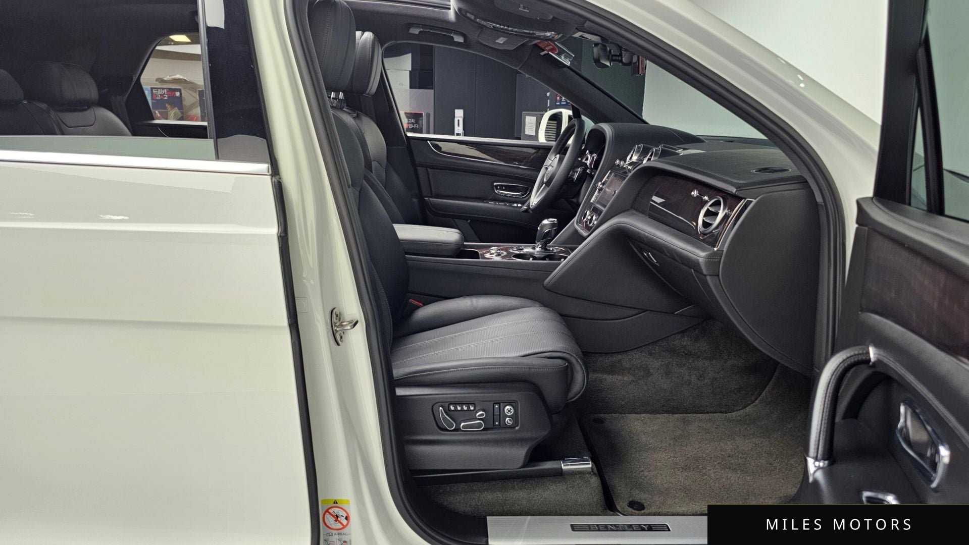 Bentley Bentayga 2019 — миниатюра 11
