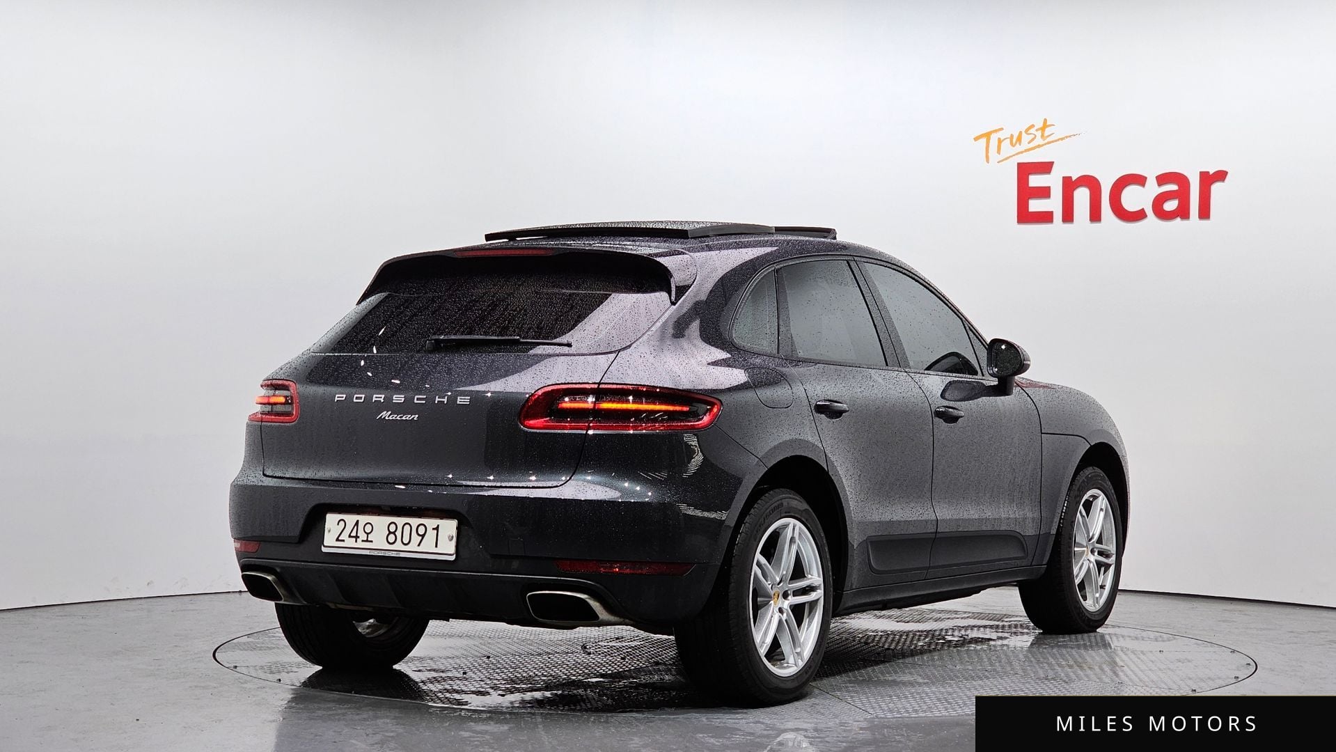 Porsche Macan 2018 — миниатюра 2