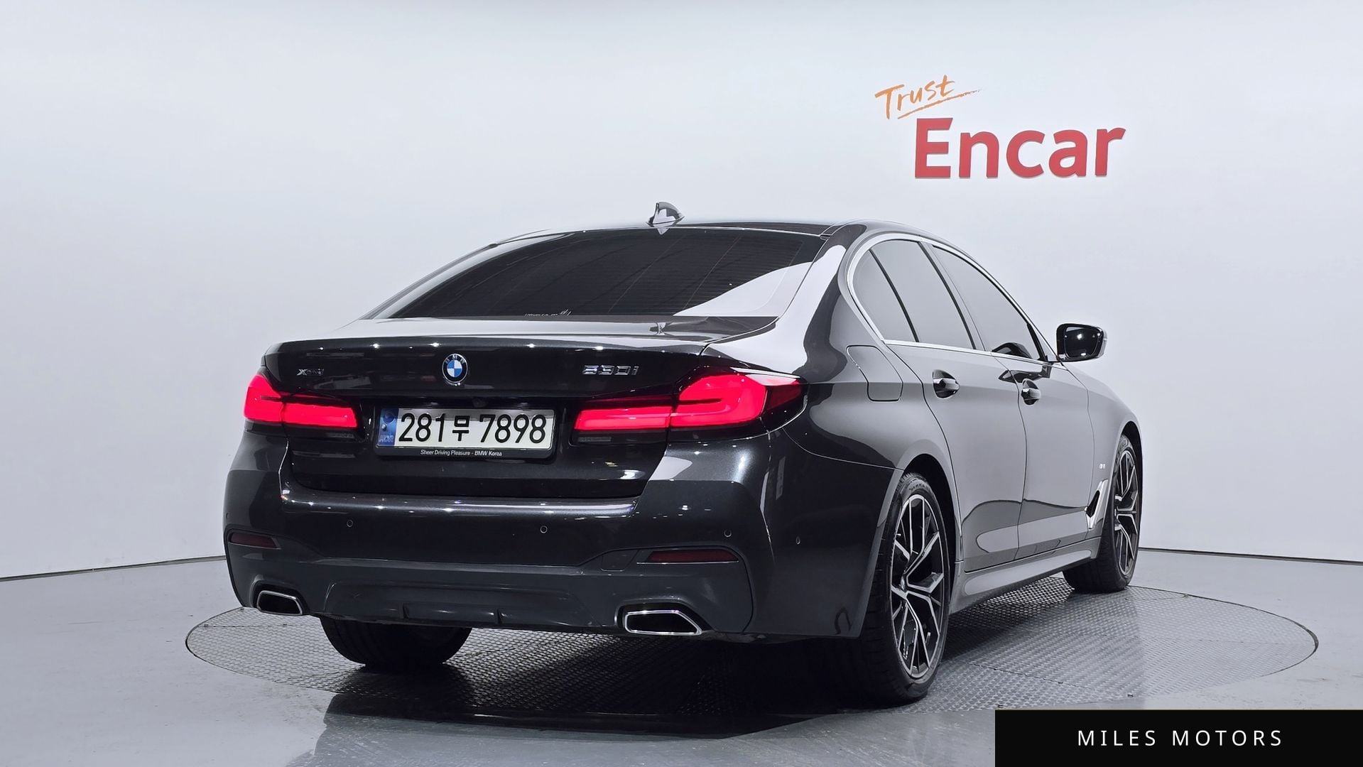 BMW 5 Series (G30) 2023 — миниатюра 2