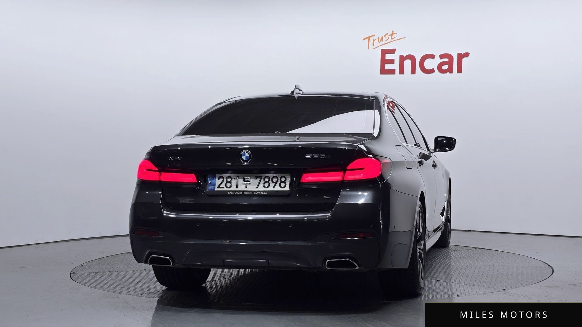 BMW 5 Series (G30) 2023 — миниатюра 4