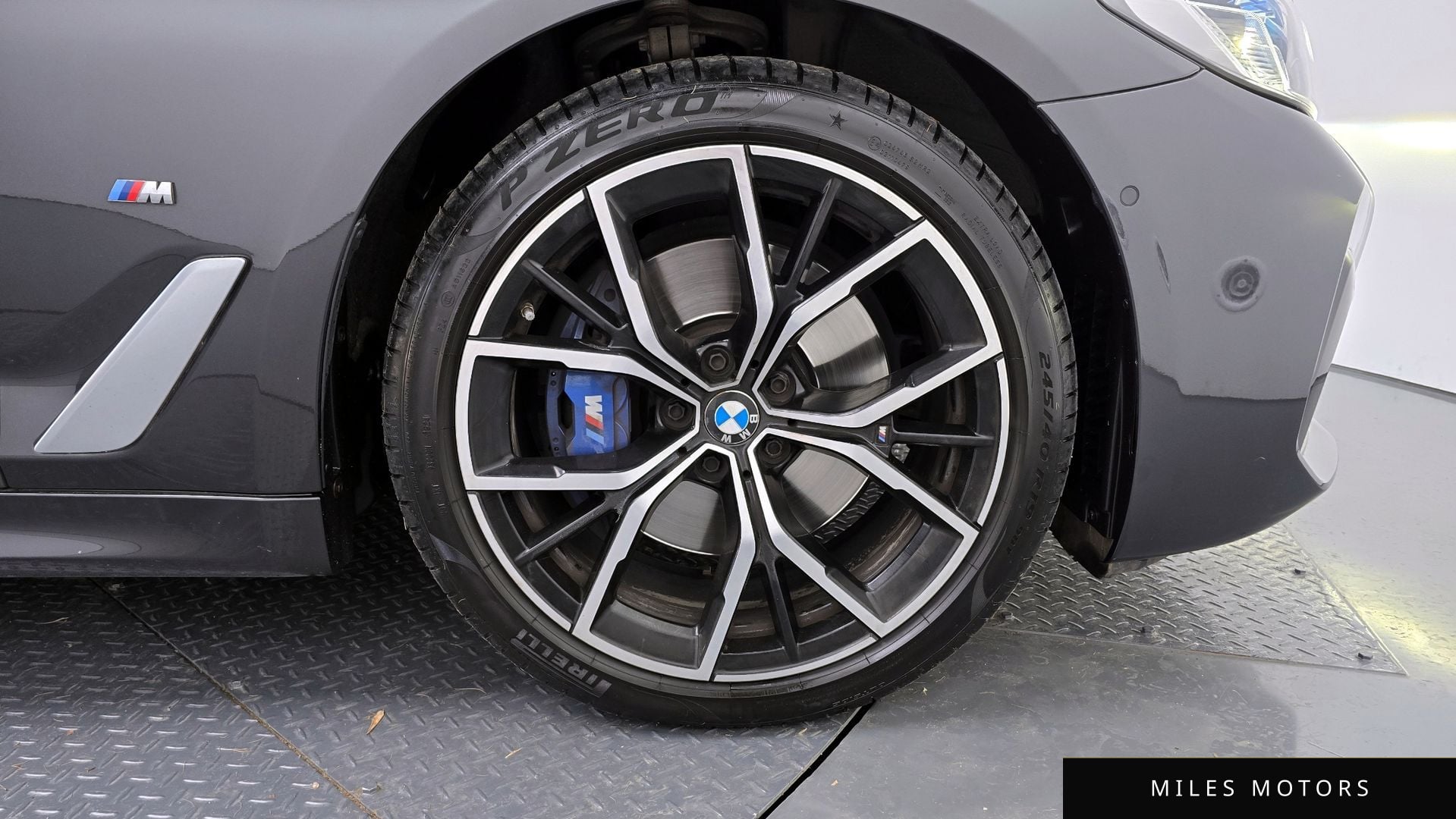BMW 5 Series (G30) 2023 — миниатюра 5