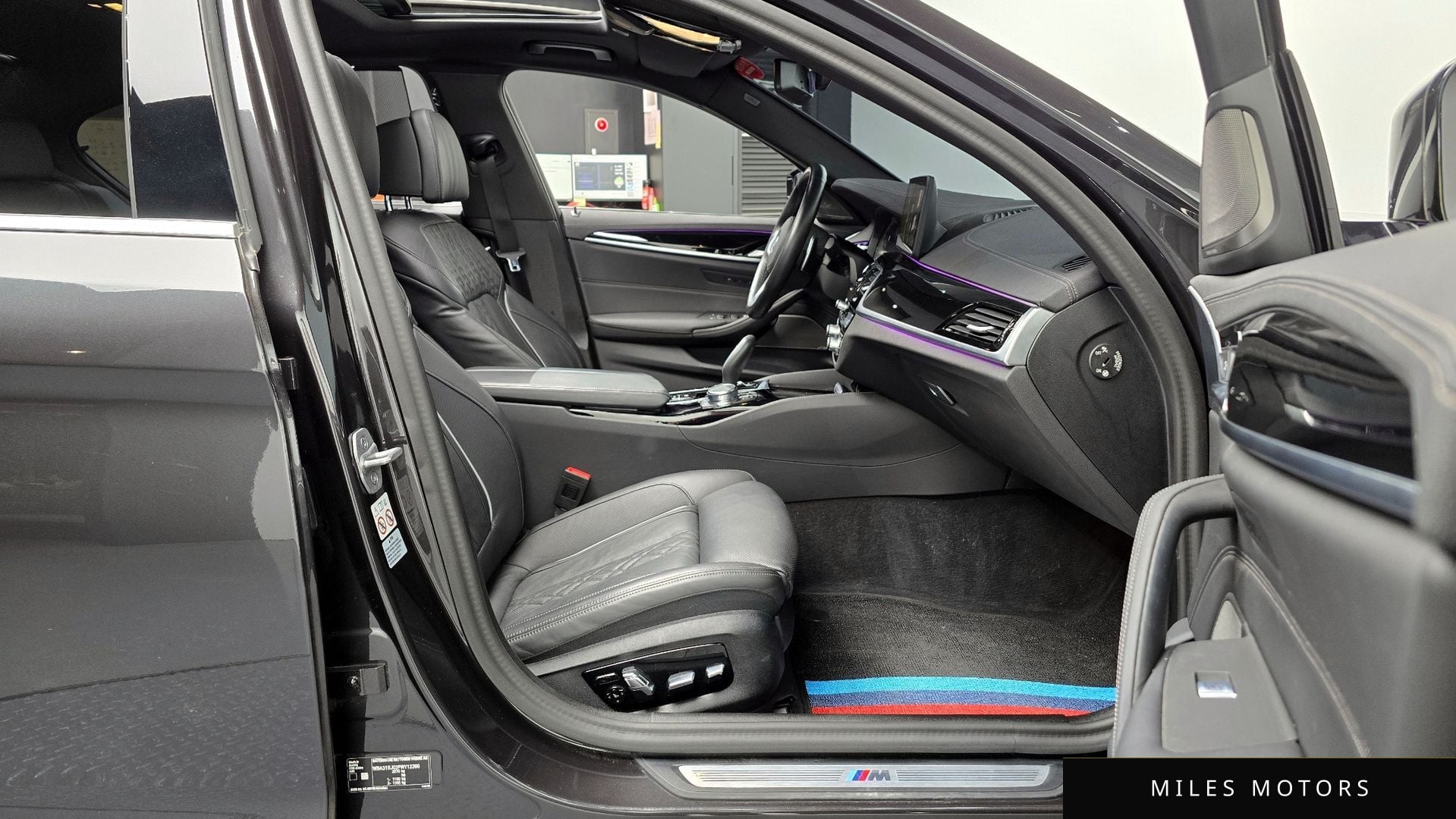 BMW 5 Series (G30) 2023 — миниатюра 10