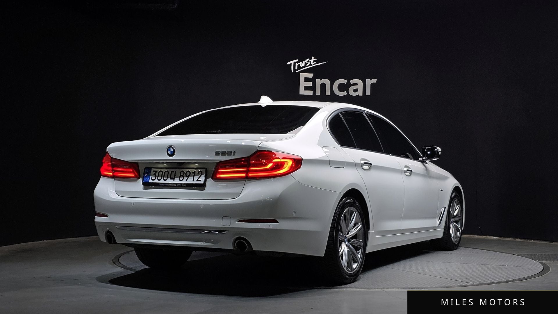 BMW 5 Series (G30) 2018 — миниатюра 2