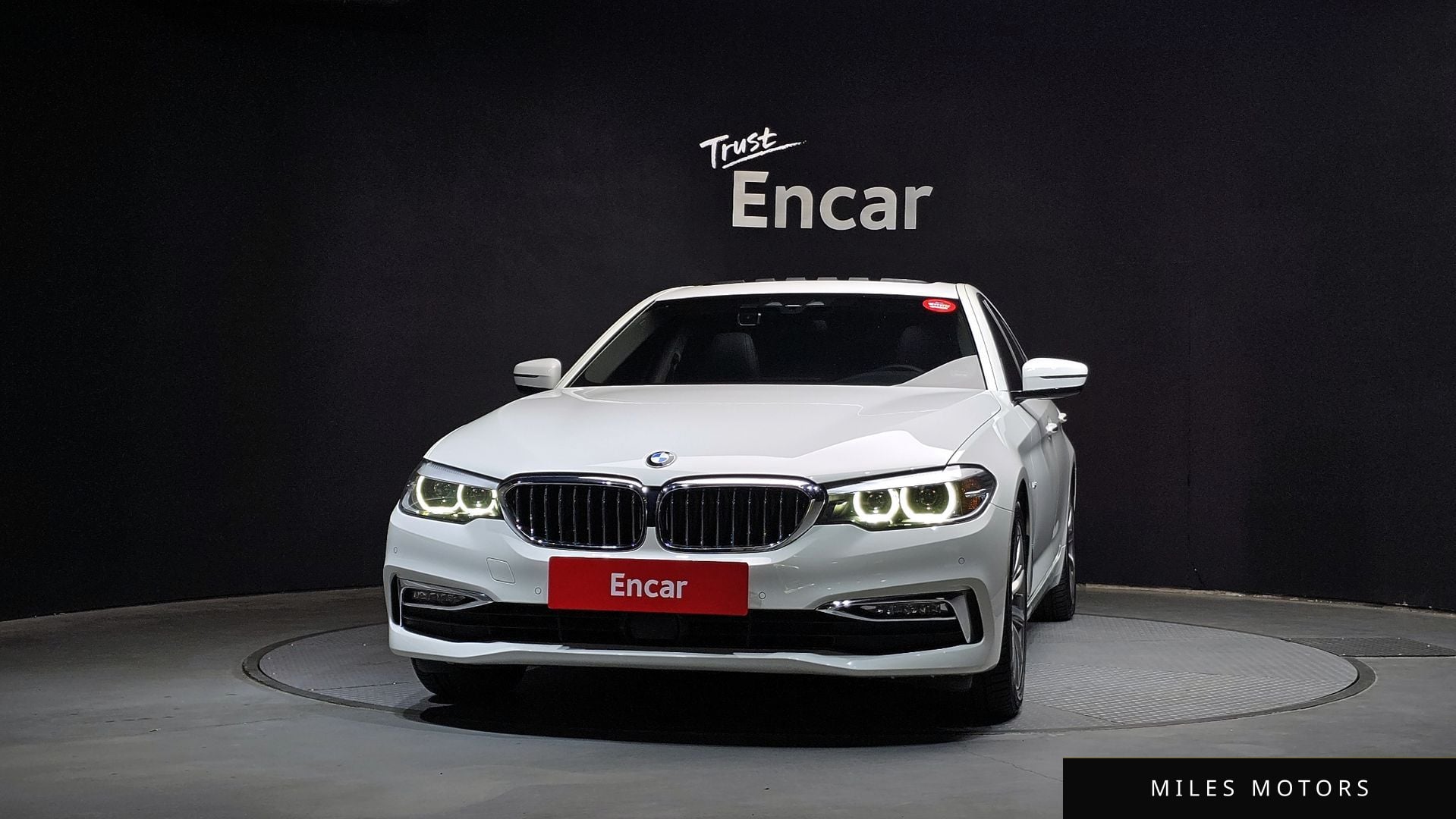 BMW 5 Series (G30) 2018 — миниатюра 3